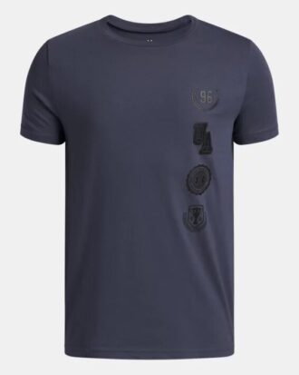 Camisa de manga corta con logotipo universitario