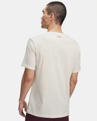 Camisa de manga corta con logotipo universitario