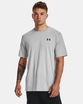 Camiseta con logotipo en el pecho izquierdo