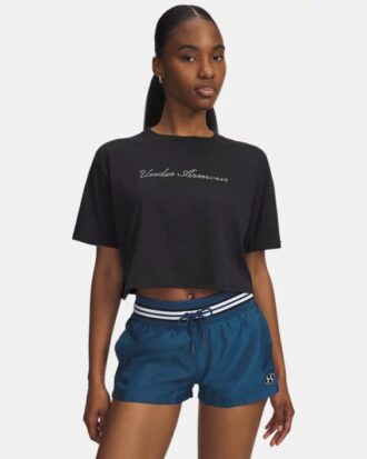 Camiseta corta con logotipo