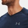 Camiseta de manga corta con cuello en V Tech™