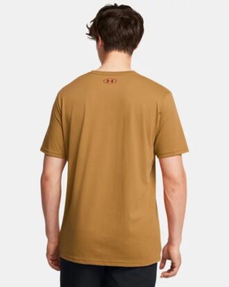 Camiseta de manga corta con escudo universitario