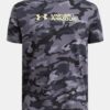 Camiseta de manga corta con estampado de camuflaje integral