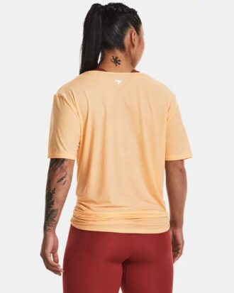 Camiseta Project Rock con cuello en V profundo