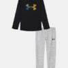 Conjunto de camiseta de manga larga y pantalones de chándal con logotipo degradado Conjunto de camiseta de manga larga y pantalones de chándal con logotipo degradado