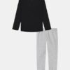 Conjunto de camiseta de manga larga y pantalones de chándal con logotipo degradado Conjunto de camiseta de manga larga y pantalones de chándal con logotipo degradado