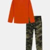 Conjunto de camiseta de manga larga y pantalones de chándal para bebé con logotipo Camp Conjunto de camiseta de manga larga y pantalones de chándal para bebé con logotipo Camp