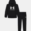 Conjunto de sudadera con capucha y logo grande Conjunto de sudadera con capucha y logo grande